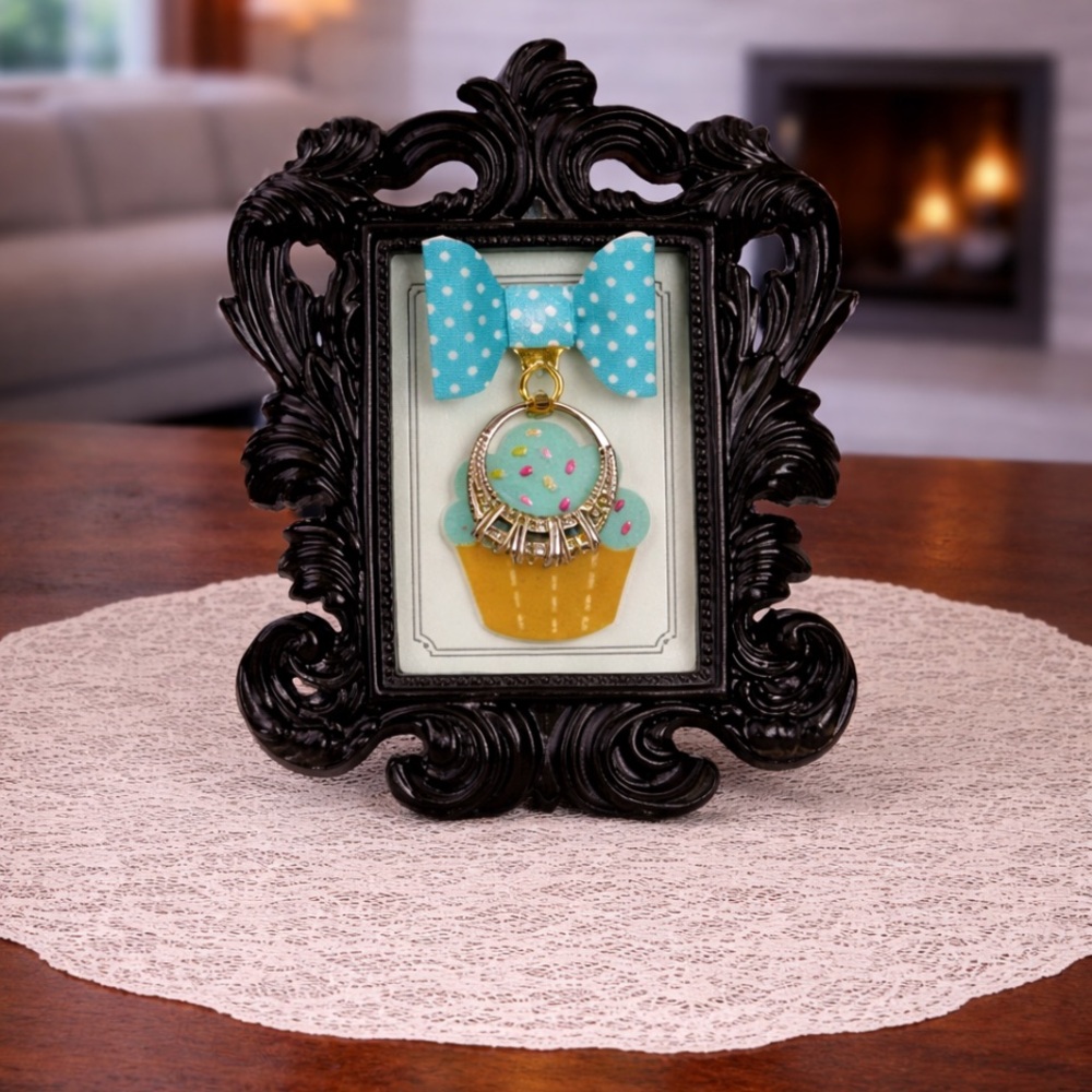 New! Black Cupcake Ring Holder Display In Frame